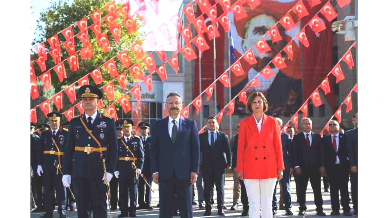 Dumlupınar'da Büyük Zafer Kutlaması! Vatandaşlar Coşkuyla Bir Araya Geldi